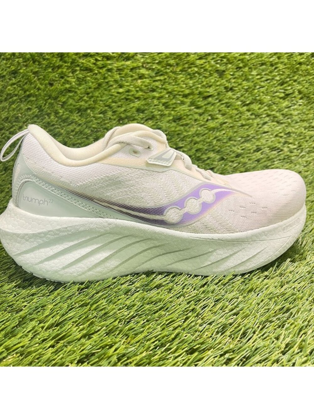 Saucony Triumph 22 Womens Size 6.5 White Purple Athletic Running Shoes Sneakers